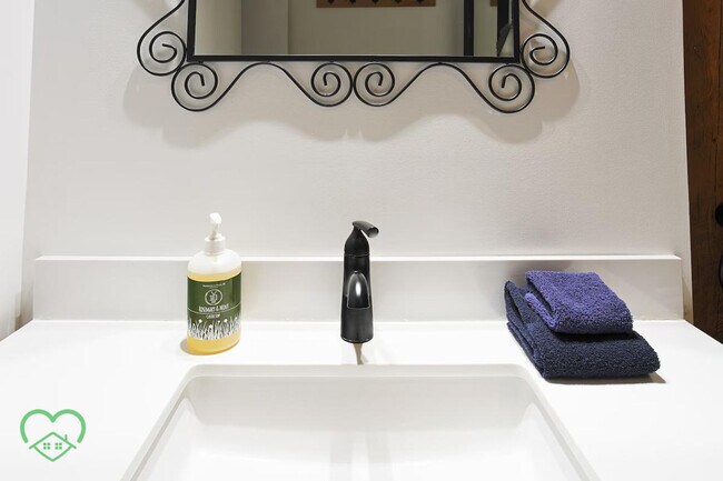 Building Photo - 442-443 3 Ave