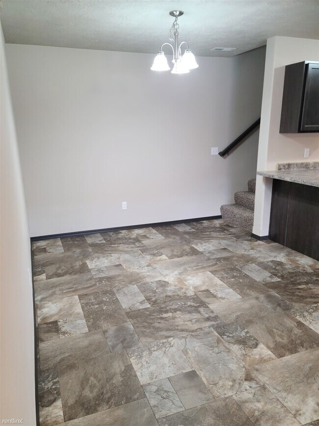 Building Photo - 2 br, 2.5 bath Townhome - Heritage Townhom...