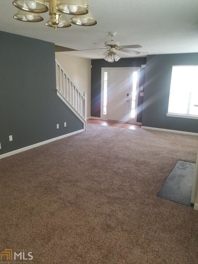 Building Photo - 11919 Quail Rd