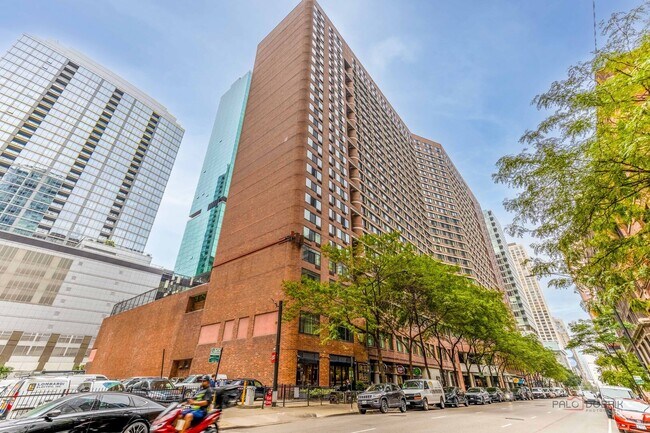 Building Photo - 211 E Ohio St