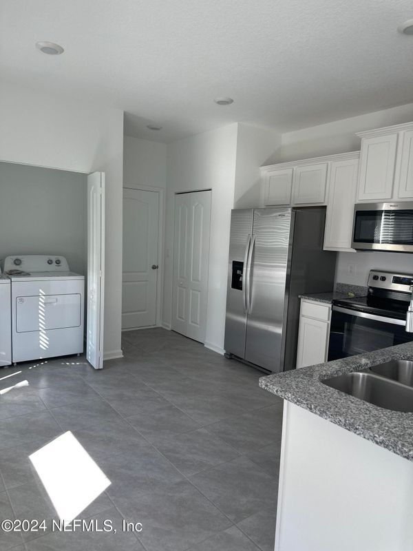 Building Photo - 443 Talulla Trl