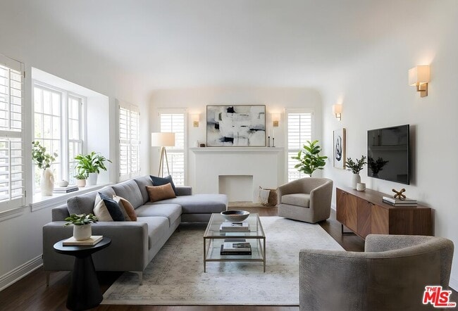 Foto del edificio - 6110 Scenic Ave