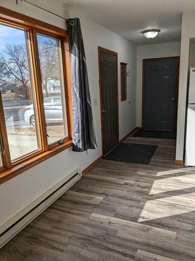 Entrance - 305 E Lawler Ave