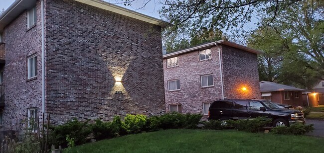 PrairiePointe Apartment Homes - 5428 Leighton Avenue