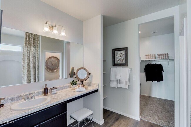 Foto del edificio - 31044 W Weldon Ave