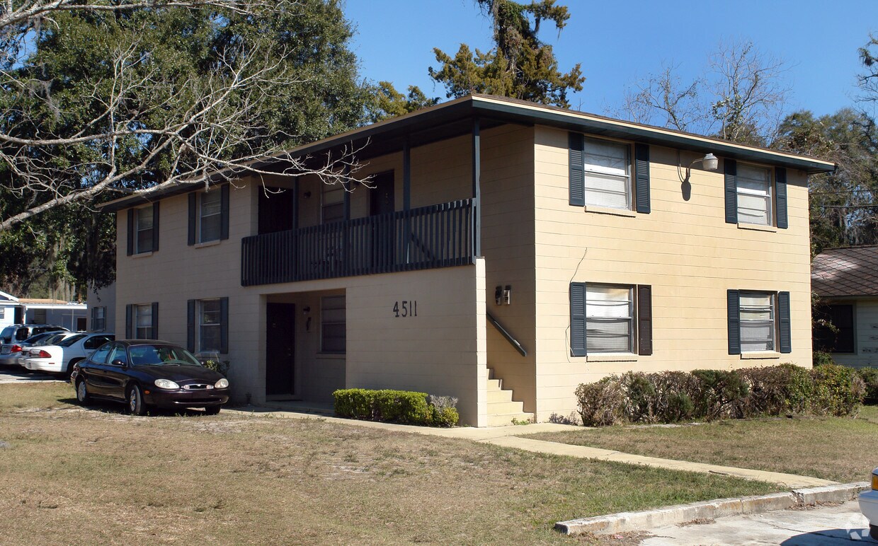 Primary Photo - 4511 Pearl St