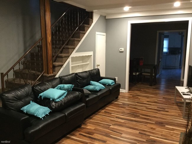 Foto del edificio - 2 br, 1 bath House - 1371 Crown Point Road