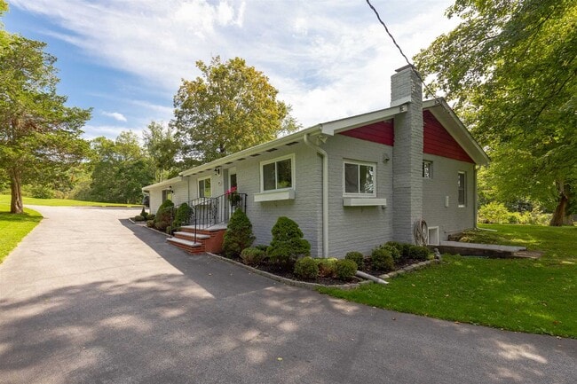 Building Photo - 184 Sylvan Lake Rd