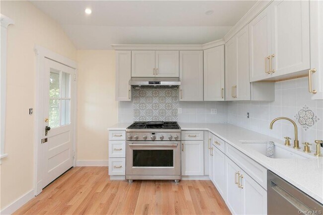 Building Photo - 607 Prospect Ave