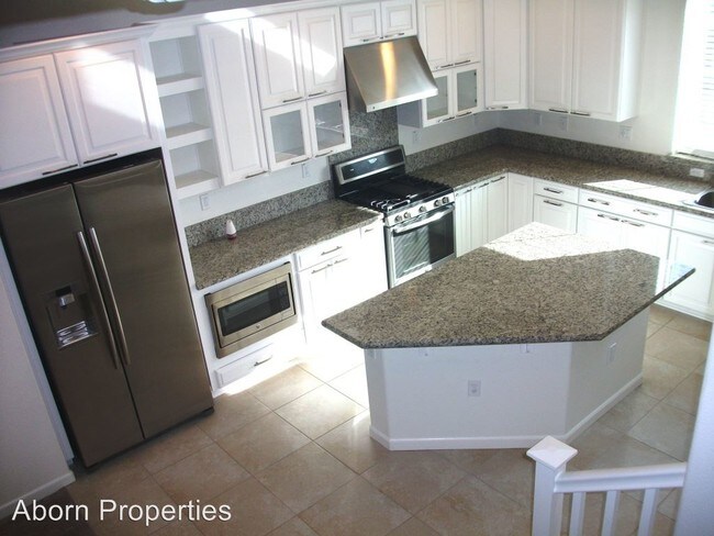Building Photo - 6126 Golden Vista Dr