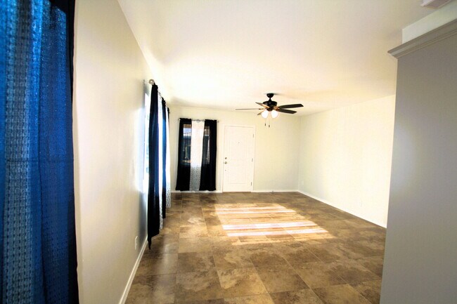 Foto del edificio - Completely Remodeled Duplex