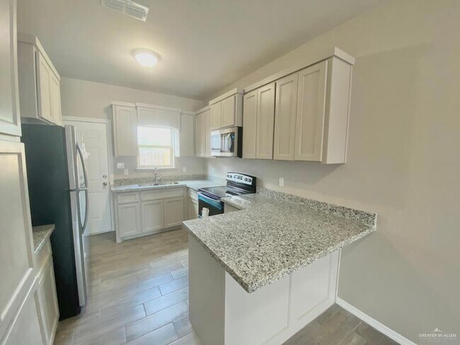 Building Photo - 1105 W Kennedy St