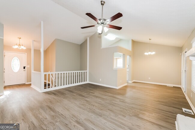 Foto del edificio - 380 Pleasant Valley Rd
