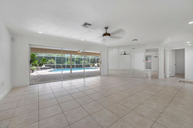 Building Photo - 656 Binnacle Dr