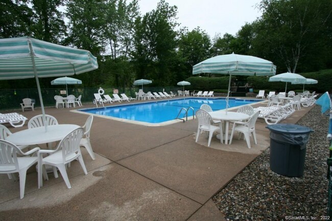 Foto del edificio - 24 Stony Brook Dr