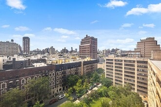 Building Photo - 300 W 110th St