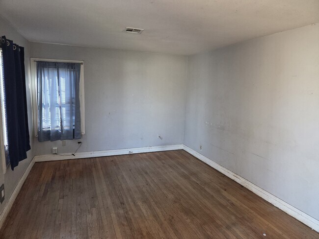 Building Photo - 3100 NW 33rd St