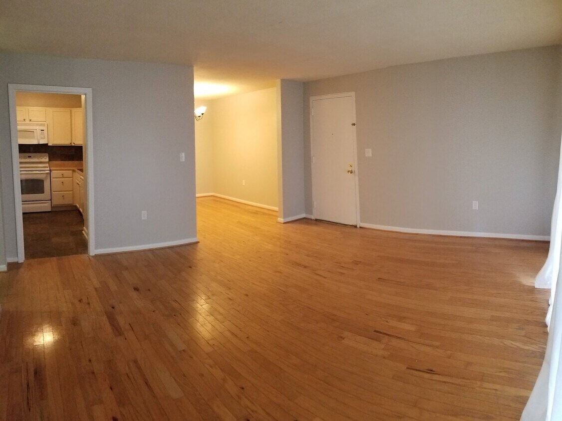 Primary Photo - 500 Umstead Drive, Unit 101A
