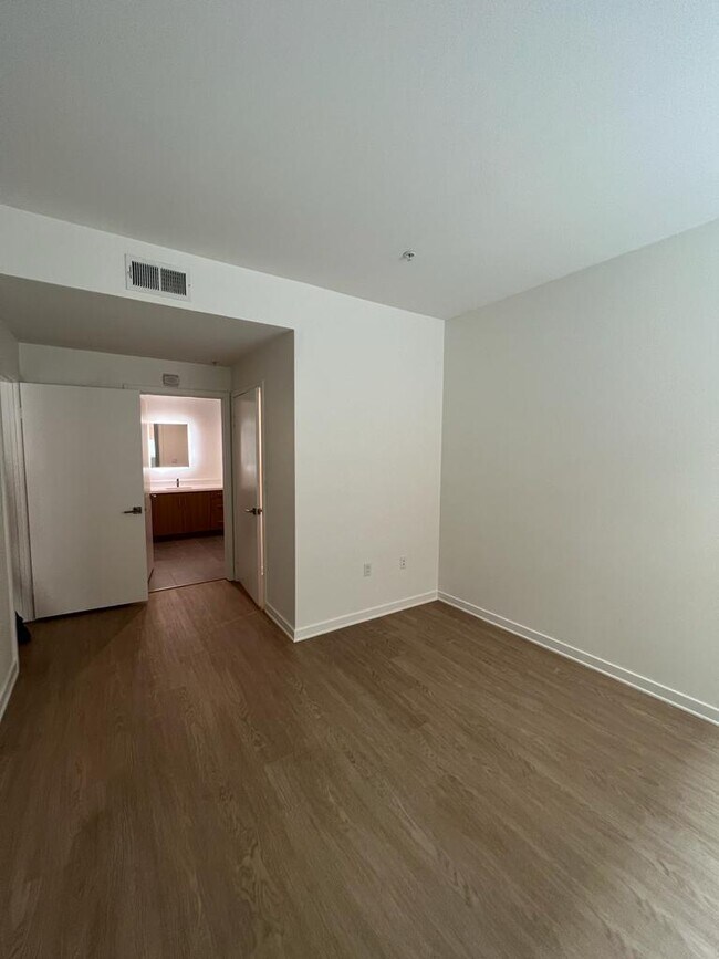 Foto del edificio - 1445 Tamarind Ave