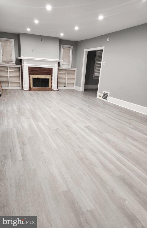 Foto del edificio - 80 E Main St