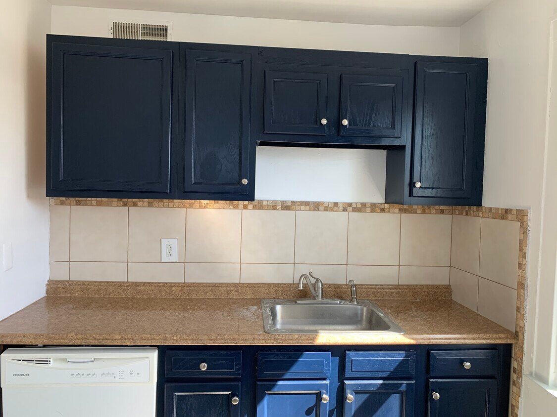 Foto principal - 1827 Tilden Ave