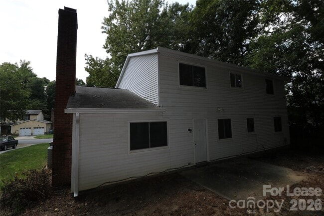Building Photo - 9211 Nash Ave