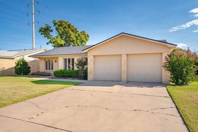 Foto del edificio - Spacious 3/2/2 Near McCullough Park
