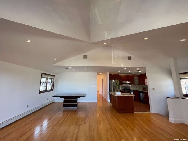 Building Photo - 157-16 16th Ave