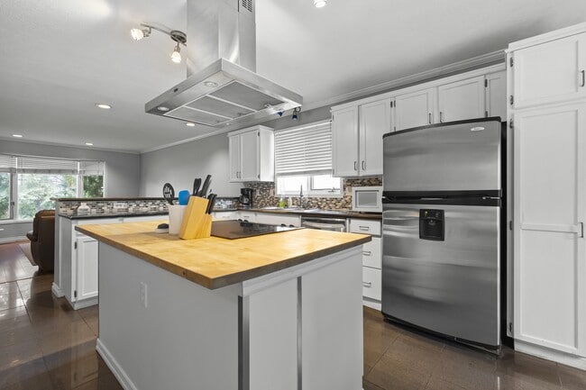 Photo du bâtiment - 9609-65ave 65 Ave