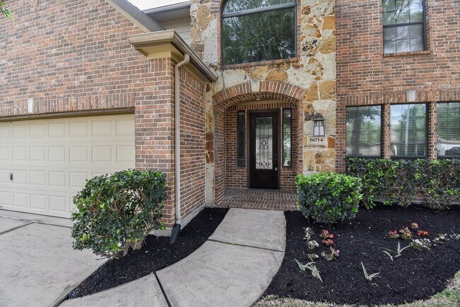 Foto del edificio - 6034 Gracys Landing Ln