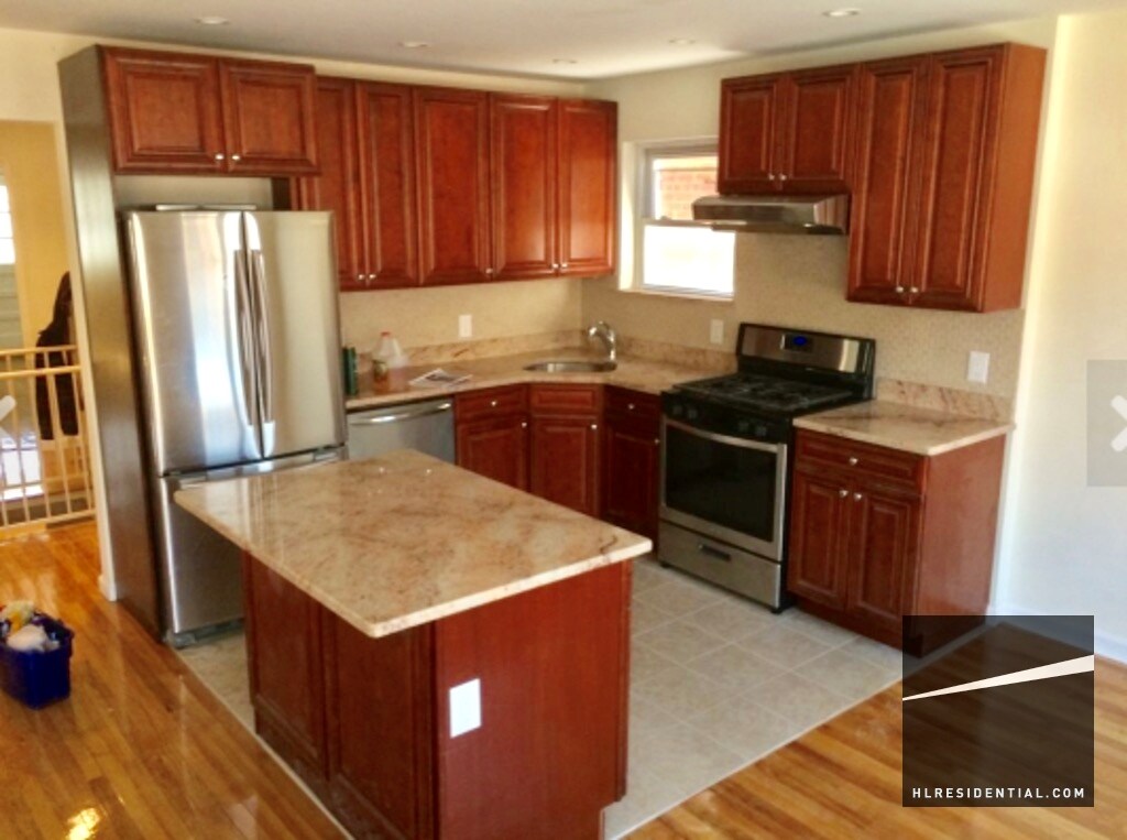 Primary Photo - 2143 32nd St
