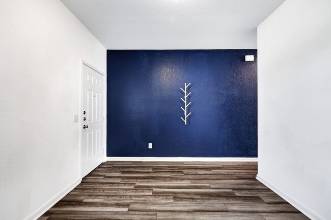 Building Photo - ***MOVE-IN SPECIAL: TWO WEEKS FREE***Spacious Two-Story Retreat on a Cul-de-Sac with Bonus Room