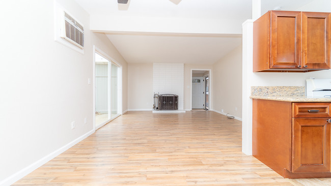 Foto del edificio - 9227 Heatherdale St