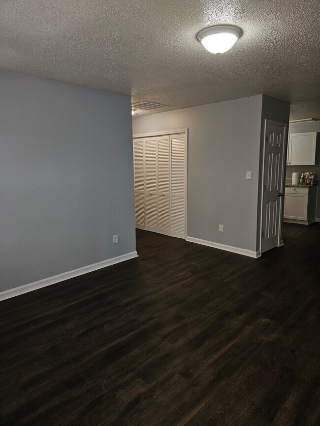 Foto del edificio - 1610 Gorman St