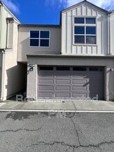 Building Photo - 446 Blythewood Pl