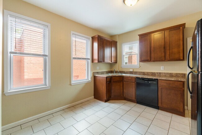 Building Photo - 2-bedroom, 1-bathroom house of Southside F...