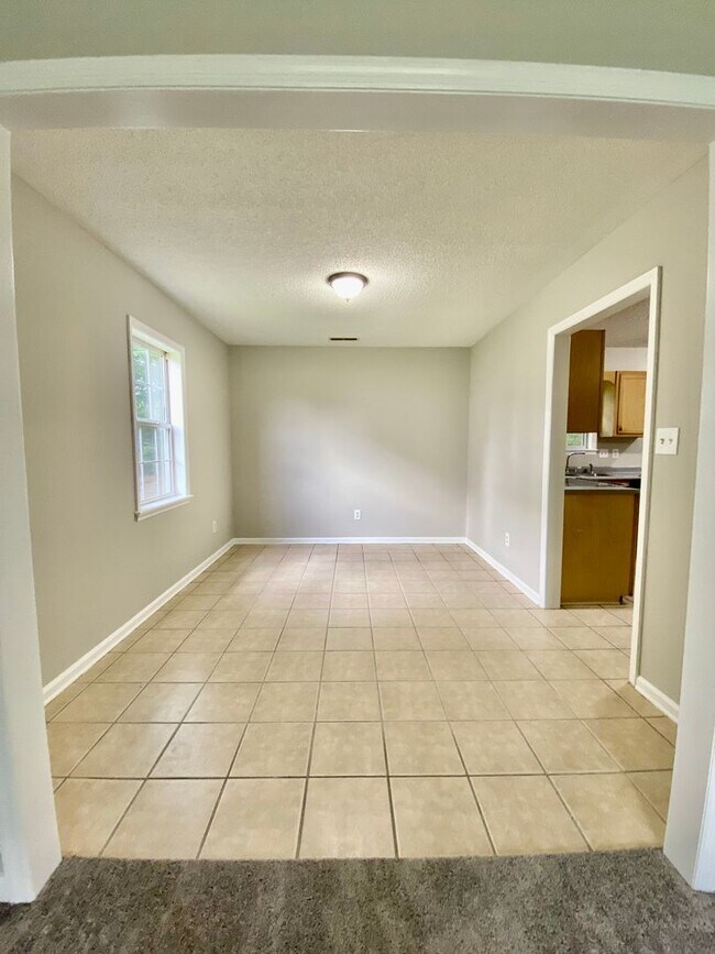 Building Photo - 4 Bedroom Home for Rent