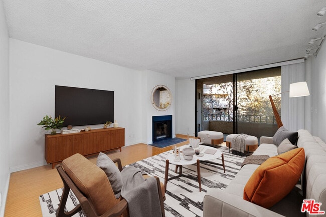 Building Photo - 4141 Via Marisol