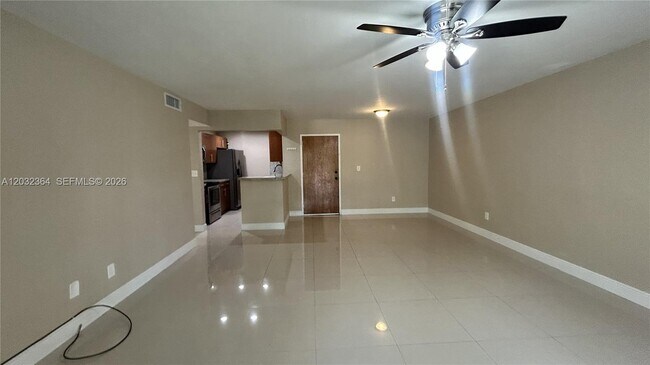 Foto del edificio - 10377 N Kendall Dr