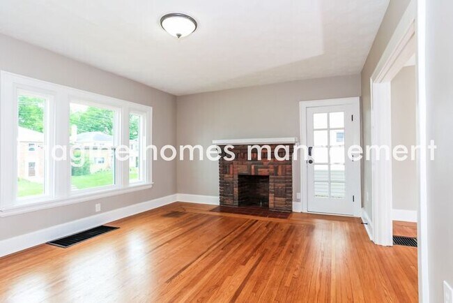 Foto del edificio - Beautiful 3 Bedroom 1 Bath Home in Pleasan...