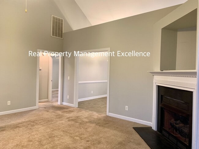 Foto del edificio - Spacious Corner Lot Ranch in Princeton, Fe...