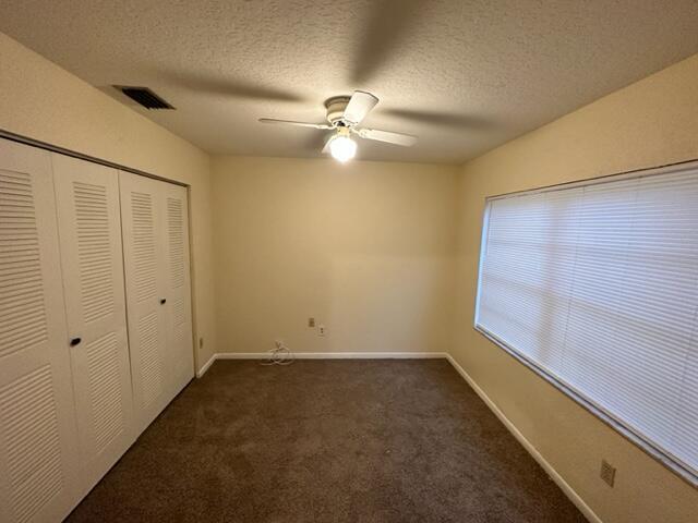 Foto del edificio - 1323 Summit Run Cir