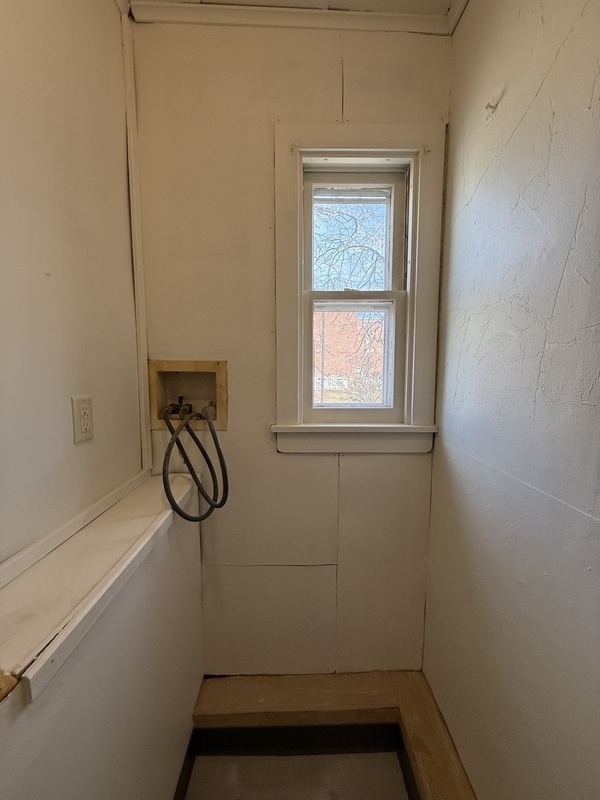 Building Photo - 1003 Ontario Ave