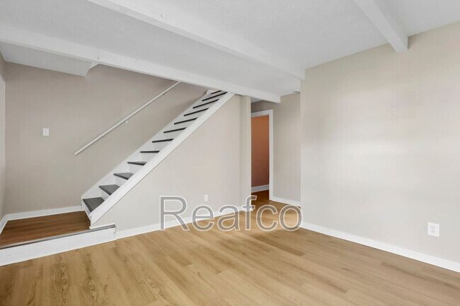 Building Photo - 3086 Grasmere Ave