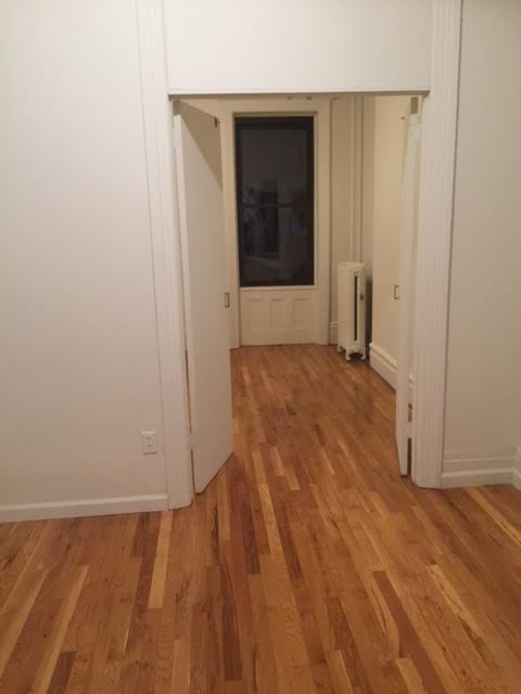 Building Photo - 312 E 84th St