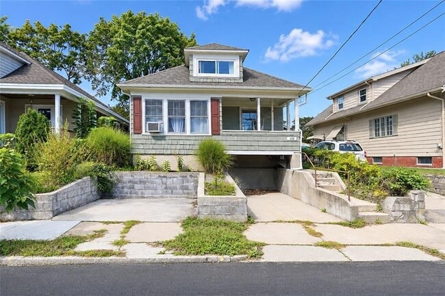 Building Photo - 183 Narragansett St