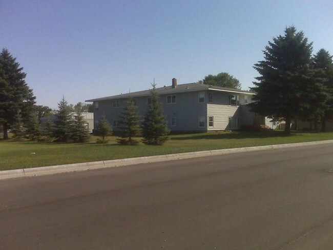 Building Photo - 108 6th St S