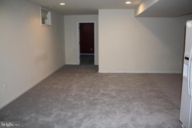 Building Photo - 15165 Santander Dr