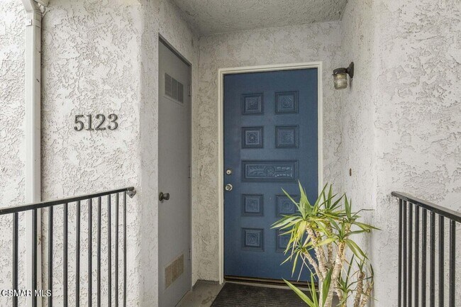 Foto del edificio - 5123 Longfellow Way