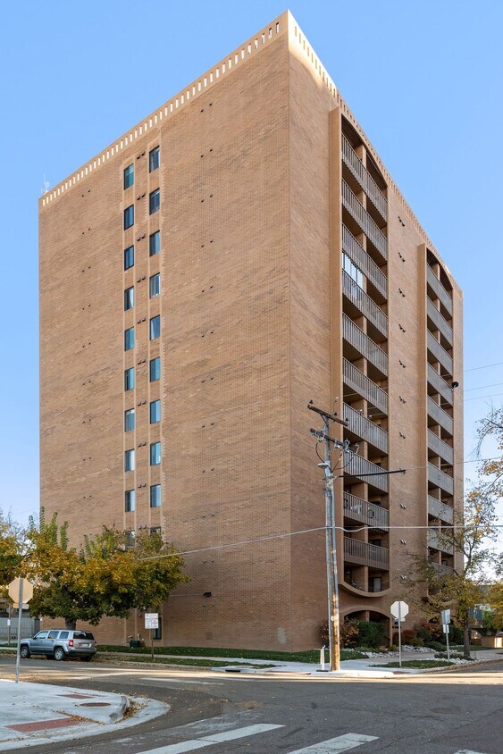 Primary Photo - 400 S Lafayette St